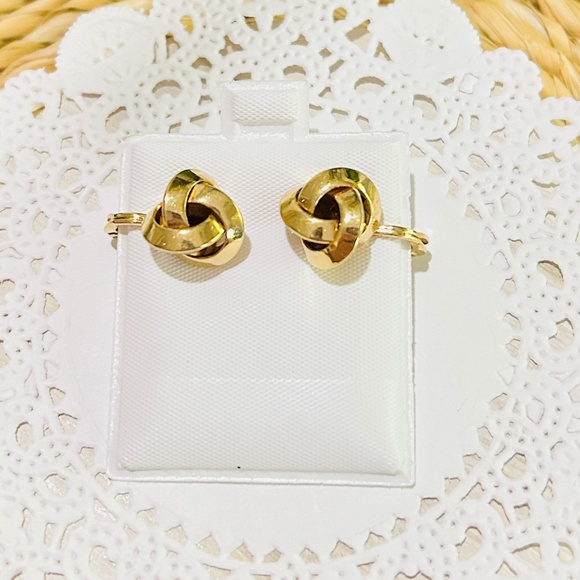 Vintage Monet Gold Tone Interlocking Love Knot Clip On Earrings. - Picture 2 of 9